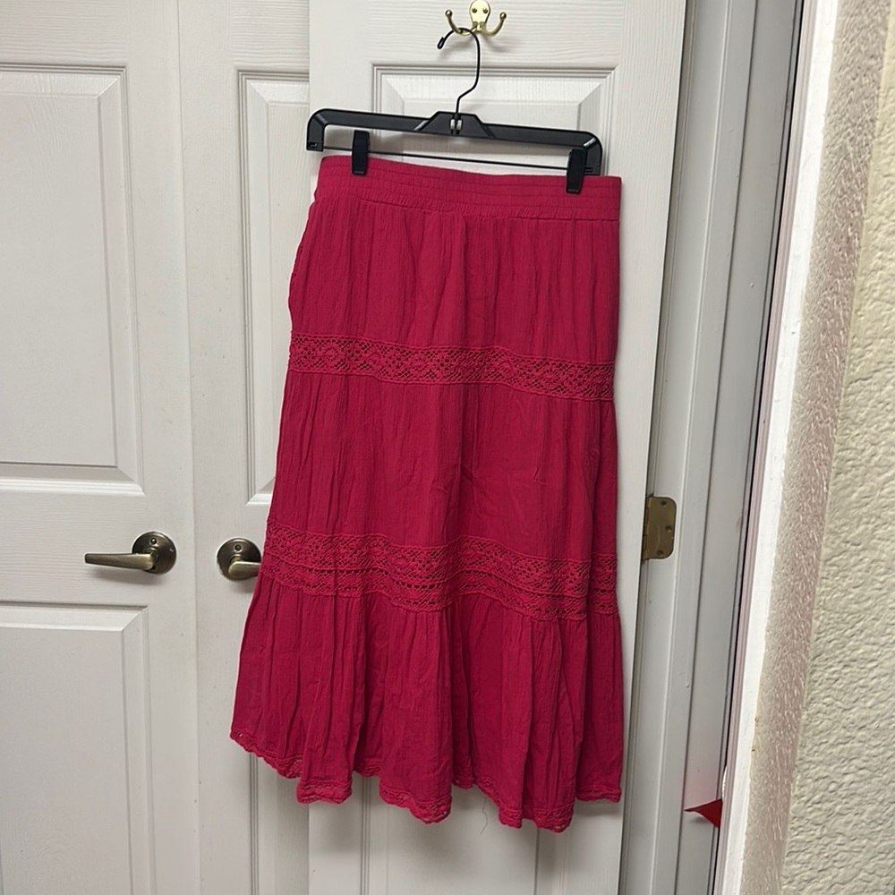 Magenta linen. Skirt with pockets.